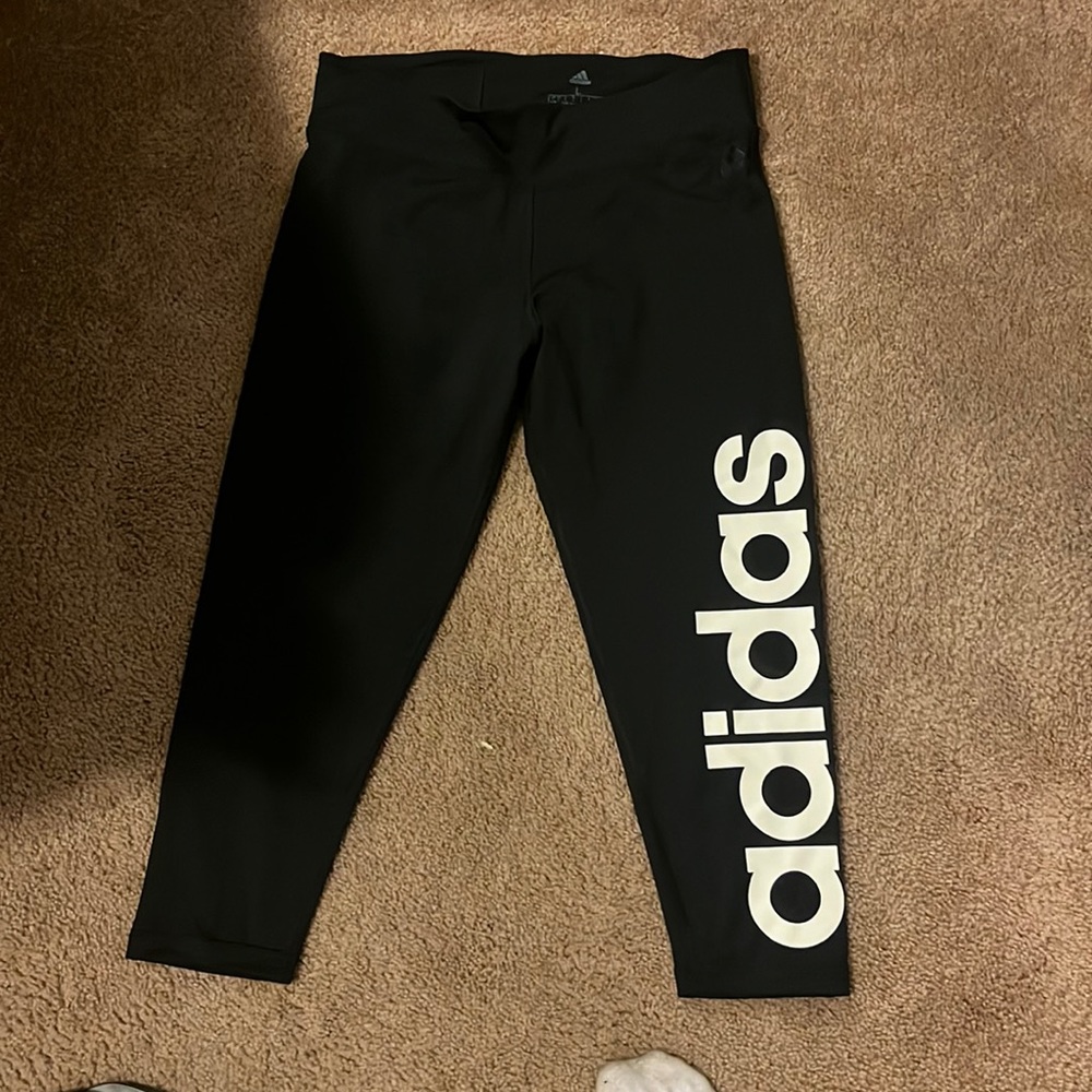Adidas women’s size L 3/4 length athletic leggings